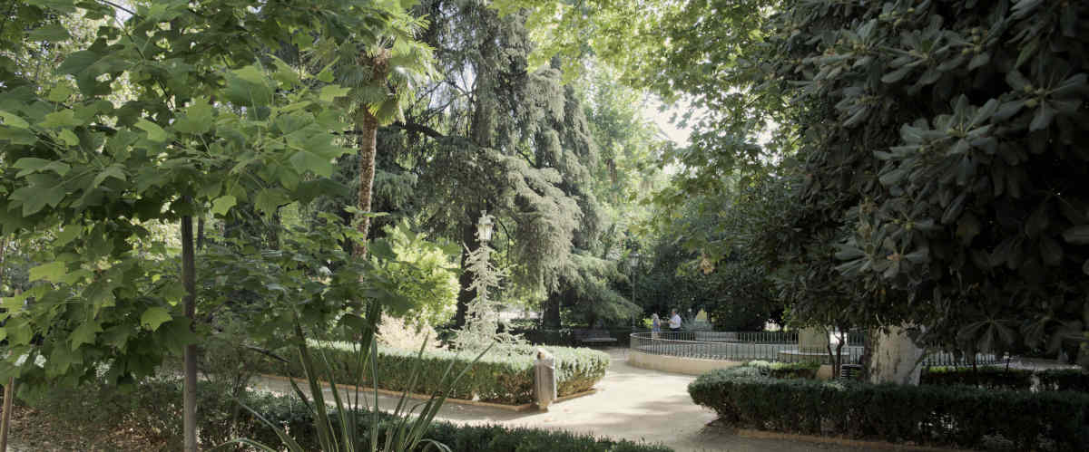 garden along rio genil